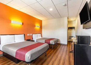 Motel 6 Elizabeth, NJ - Newark Liberty Intl Airport hotel thumbnail 4
