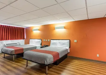 Motel 6 Elizabeth, NJ - Newark Liberty Intl Airport hotel thumbnail 6