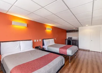 Motel 6 Elizabeth, NJ - Newark Liberty Intl Airport hotel thumbnail 7