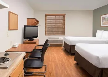 Extended Stay America Select Suites - Phoenix - West hotel thumbnail 4