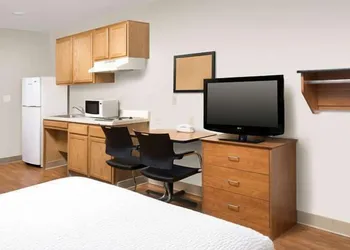 Extended Stay America Select Suites - Phoenix - West hotel thumbnail 6