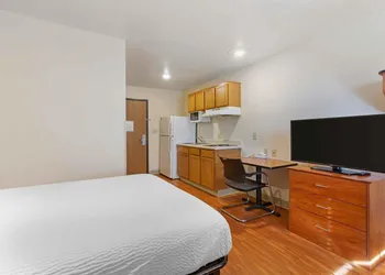 Extended Stay America Select Suites - Phoenix - West hotel thumbnail 7