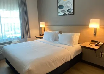 City Express by Marriott Spring hotel thumbnail 5