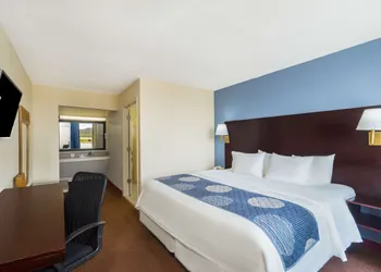 Days Inn by Wyndham Statesville hotel thumbnail 6