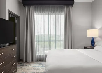 Embassy Suites by Hilton Charlotte Ayrsley hotel thumbnail 6