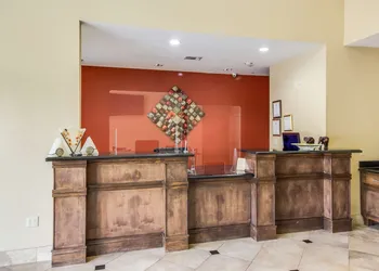 Americas Best Value Inn & Suites Tomball hotel thumbnail 3