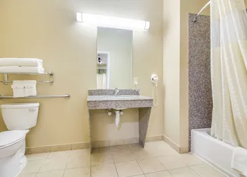Americas Best Value Inn & Suites Tomball hotel thumbnail 5