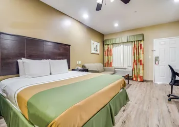 Americas Best Value Inn & Suites Tomball hotel thumbnail 8