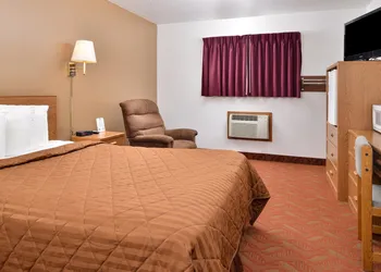 Americas Best Value Inn & Suites Sidney hotel thumbnail 4