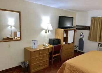 Americas Best Value Inn & Suites Sidney hotel thumbnail 6