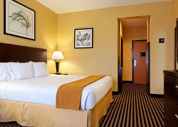 Holiday Inn Express Crockett by IHG hotel thumbnail 3