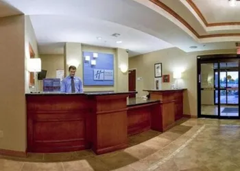 Holiday Inn Express Hotel & Suites Bartlesville by IHG hotel thumbnail 2