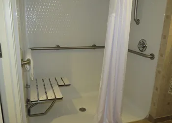 Holiday Inn Express Hotel & Suites Bartlesville by IHG hotel thumbnail 3