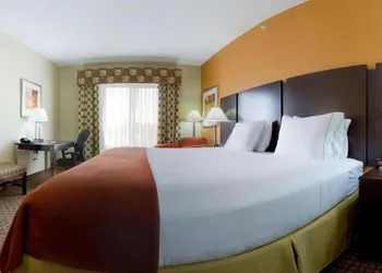 Holiday Inn Express Hotel & Suites Bartlesville by IHG hotel thumbnail 6