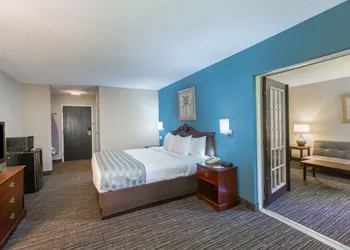 Baymont by Wyndham Bartonsville Poconos hotel thumbnail 8