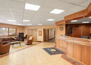 Days Inn by Wyndham Swift Current hotel thumbnail 2