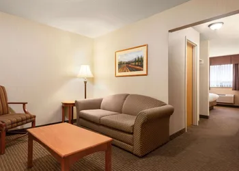 Days Inn by Wyndham Swift Current hotel thumbnail 4