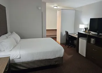 Days Inn by Wyndham Swift Current hotel thumbnail 8
