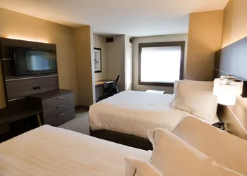 Holiday Inn Express & Suites Plymouth - Ann Arbor Area by IHG hotel thumbnail 5