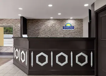 Days Inn by Wyndham Covington hotel thumbnail 2