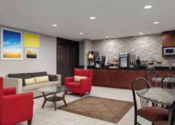 Days Inn by Wyndham Covington hotel thumbnail 4