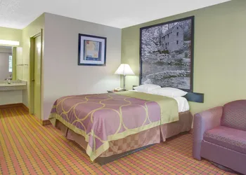 Super 8 by Wyndham Monticello AR hotel thumbnail 6