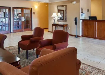 Franklin Inn & Suites hotel thumbnail 3