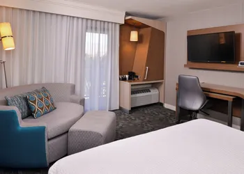 Courtyard by Marriott Palm Desert hotel thumbnail 7