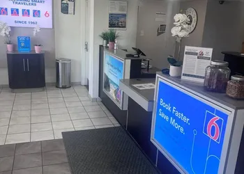 Motel 6 Orlando, FL - Winter Park hotel thumbnail 2