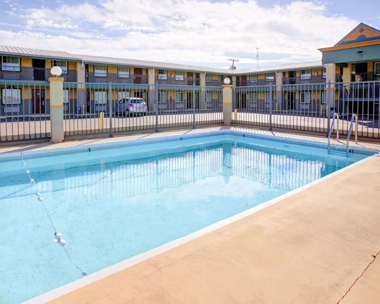 Econo Lodge Temple hotel detail image 6