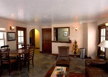 BackCountry Inn hotel thumbnail 3