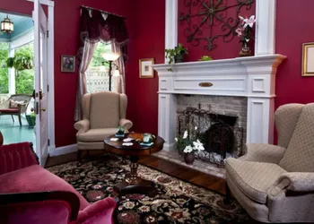White Oak Manor Bed & Breakfast hotel thumbnail 2