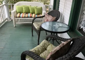 White Oak Manor Bed & Breakfast hotel thumbnail 5