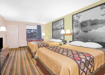 Super 8 by Wyndham Eufaula hotel thumbnail 4