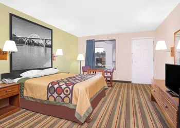 Super 8 by Wyndham Eufaula hotel thumbnail 8