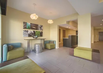 La Quinta Inn & Suites by Wyndham Collinsville - St. Louis hotel thumbnail 4