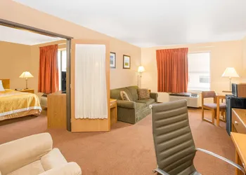 Days Inn by Wyndham Worthington hotel thumbnail 7