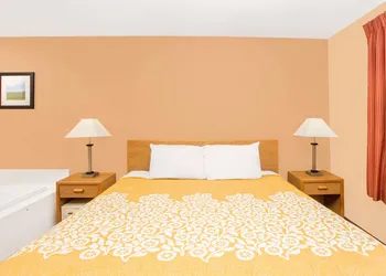 Days Inn by Wyndham Worthington hotel thumbnail 8