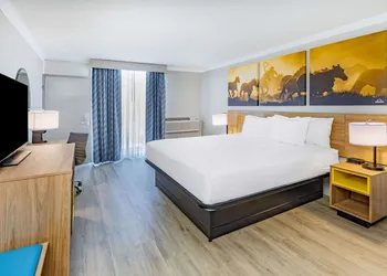 Days Inn by Wyndham Del Rio hotel thumbnail 6