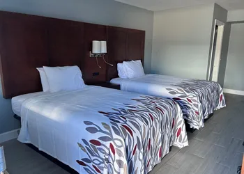 Airport Motor Inn hotel thumbnail 6