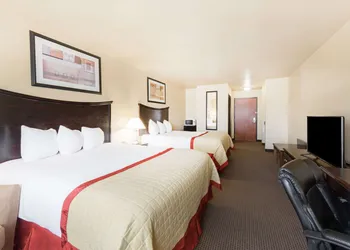 Baymont by Wyndham Perryton hotel thumbnail 3