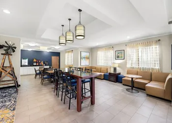 Quality Inn & Suites Big Spring hotel thumbnail 8