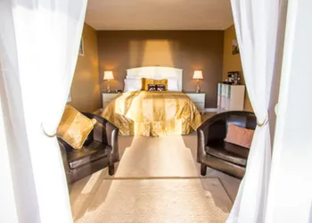 Rae Leigh Heights BnB hotel thumbnail 3