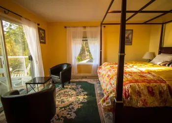 Rae Leigh Heights BnB hotel thumbnail 6