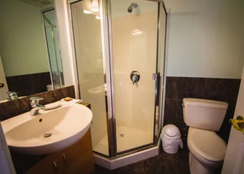 Rae Leigh Heights BnB hotel thumbnail 7