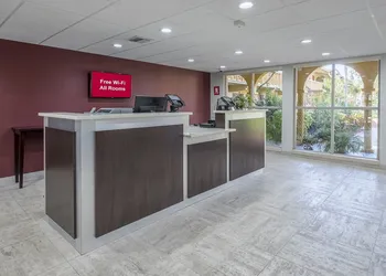 Red Roof Inn Tampa Bay - St Petersburg hotel thumbnail 2