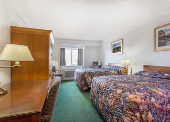 Moosejaw Inn hotel thumbnail 3