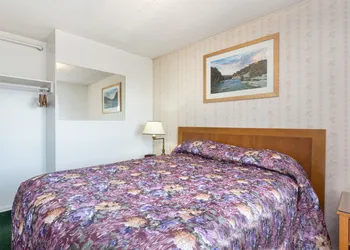 Moosejaw Inn hotel thumbnail 5