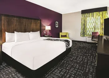 La Quinta Inn & Suites by Wyndham Monahans hotel thumbnail 4