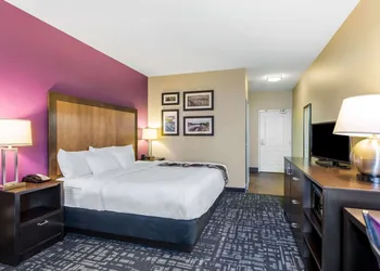 La Quinta Inn & Suites by Wyndham Monahans hotel thumbnail 8